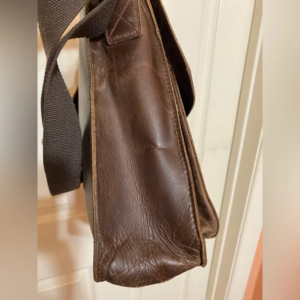 Wilson Leather Crazy Horse Leather Tablet Bag. Brown Leather.
